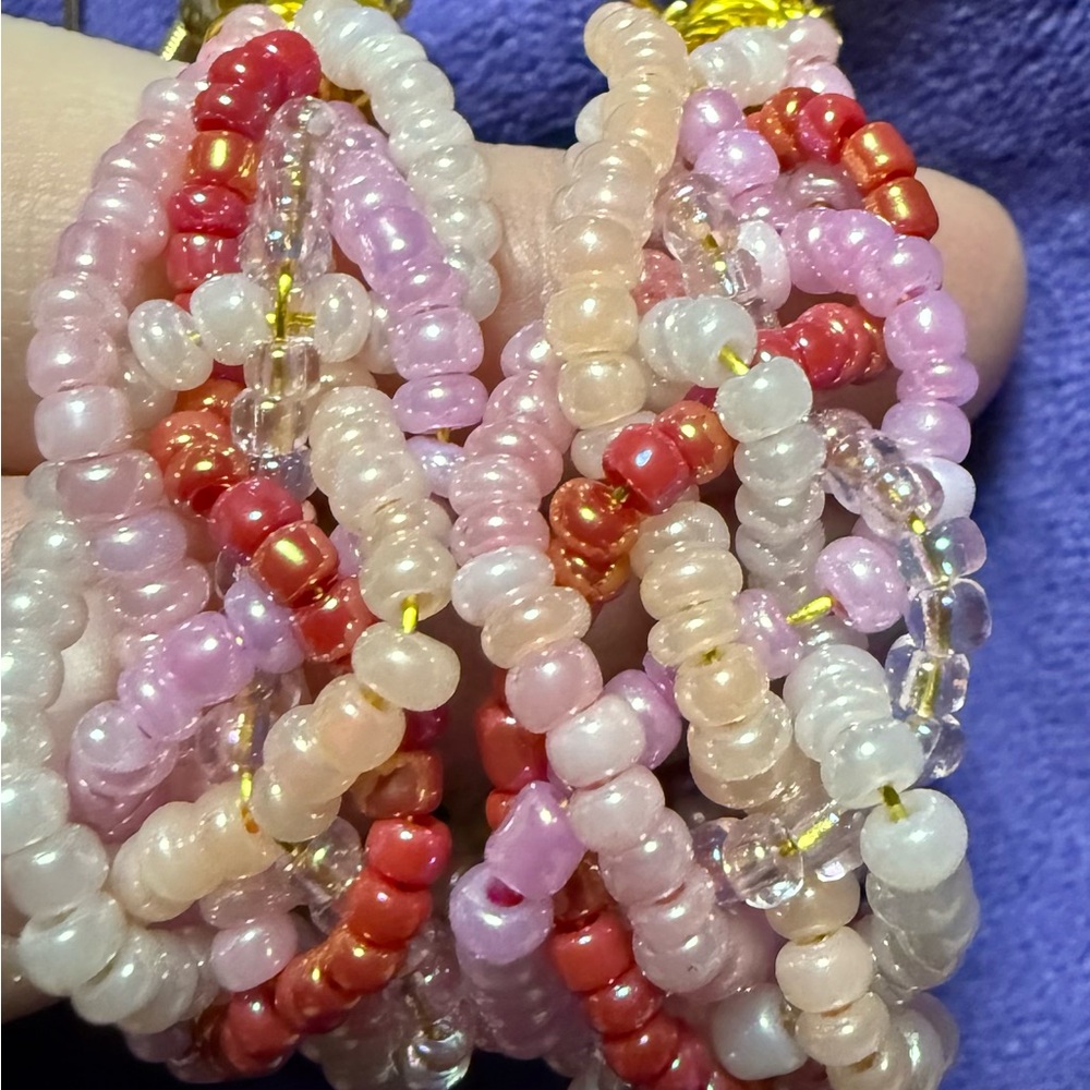 🧚🏻‍♀️ Handmade Pink Beaded Hoop Earrings Valentine’s Day - Picture 5 of 6